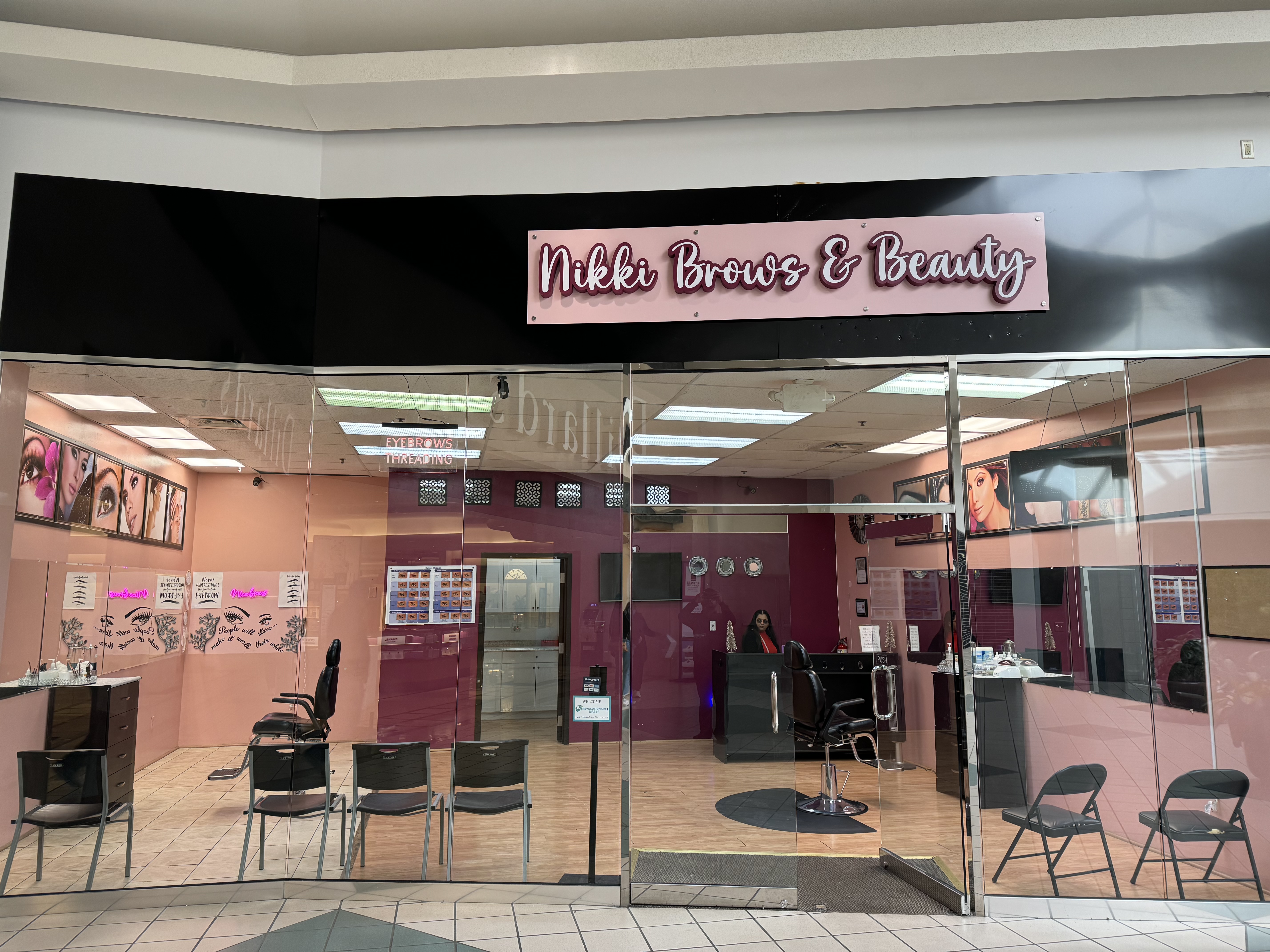Nikki Brows & Beauty Storefront