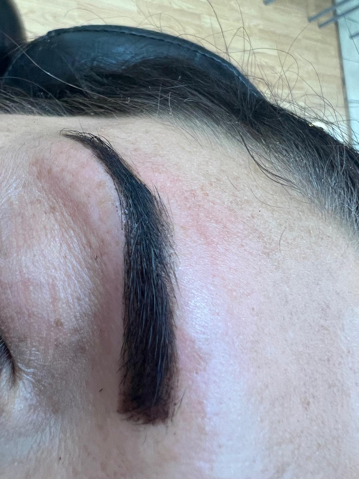 Eyebrow tinting