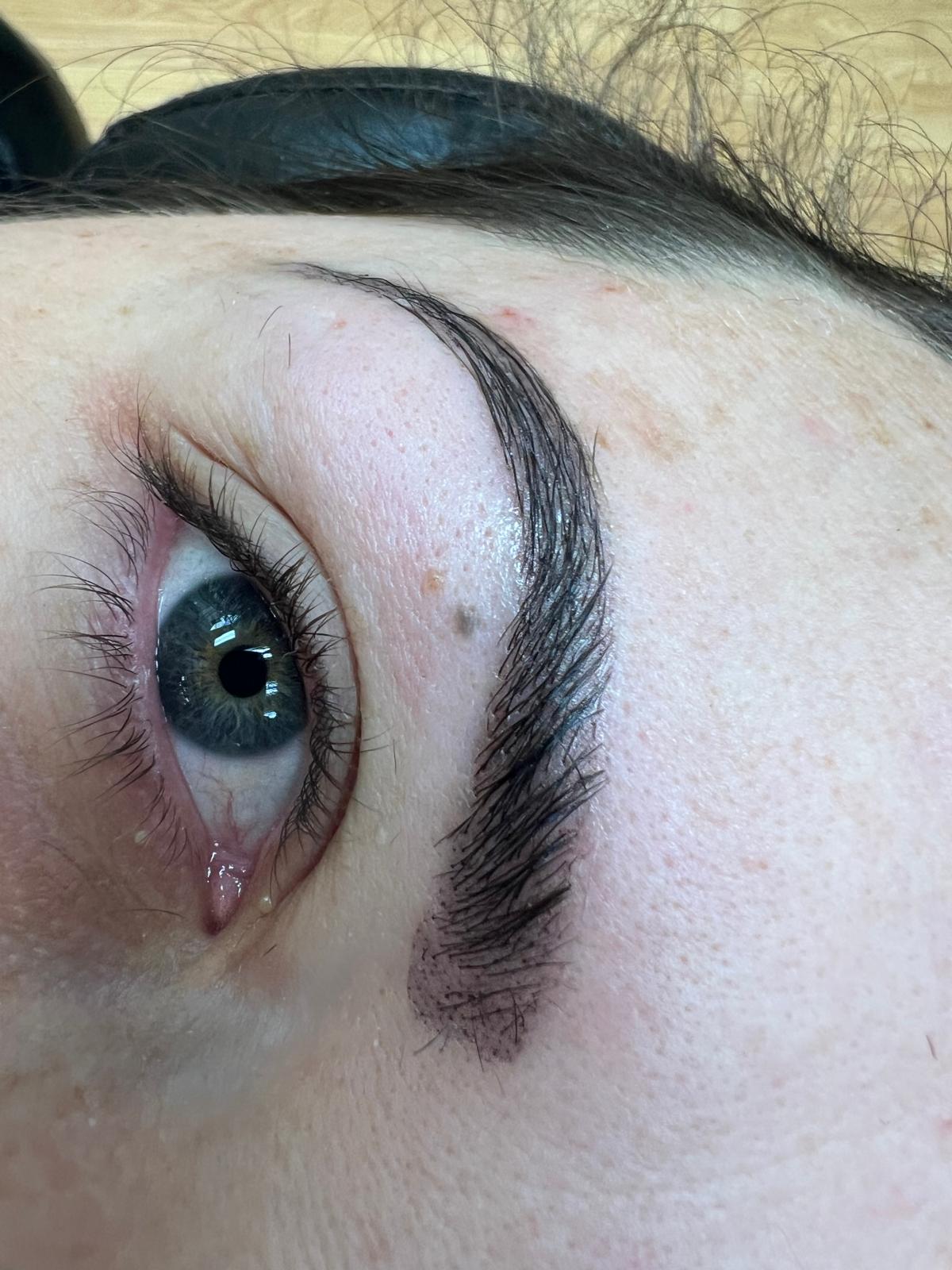Eyebrow tinting